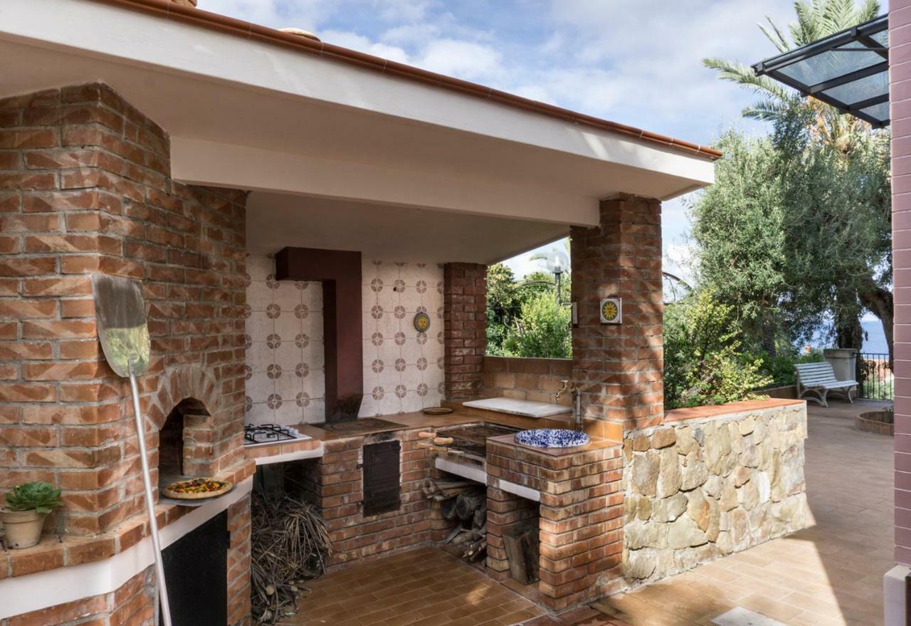 Villa Santa Lucia Чефалу Екстериор снимка