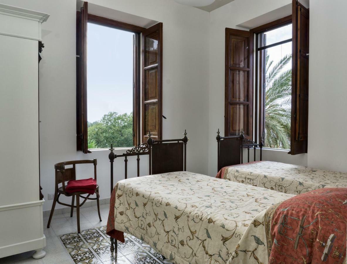 Villa Santa Lucia Чефалу Екстериор снимка