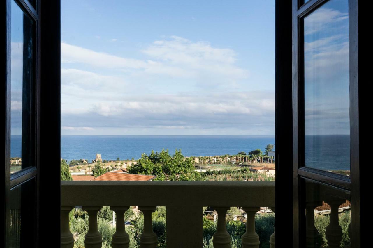 Villa Santa Lucia Чефалу Екстериор снимка